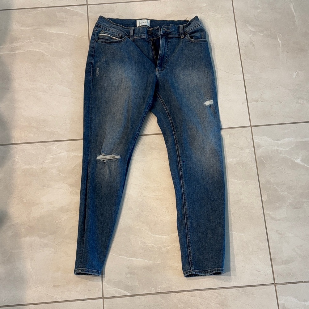 Sun + Stone Men's Slim Straight Distressed Denim Jeans